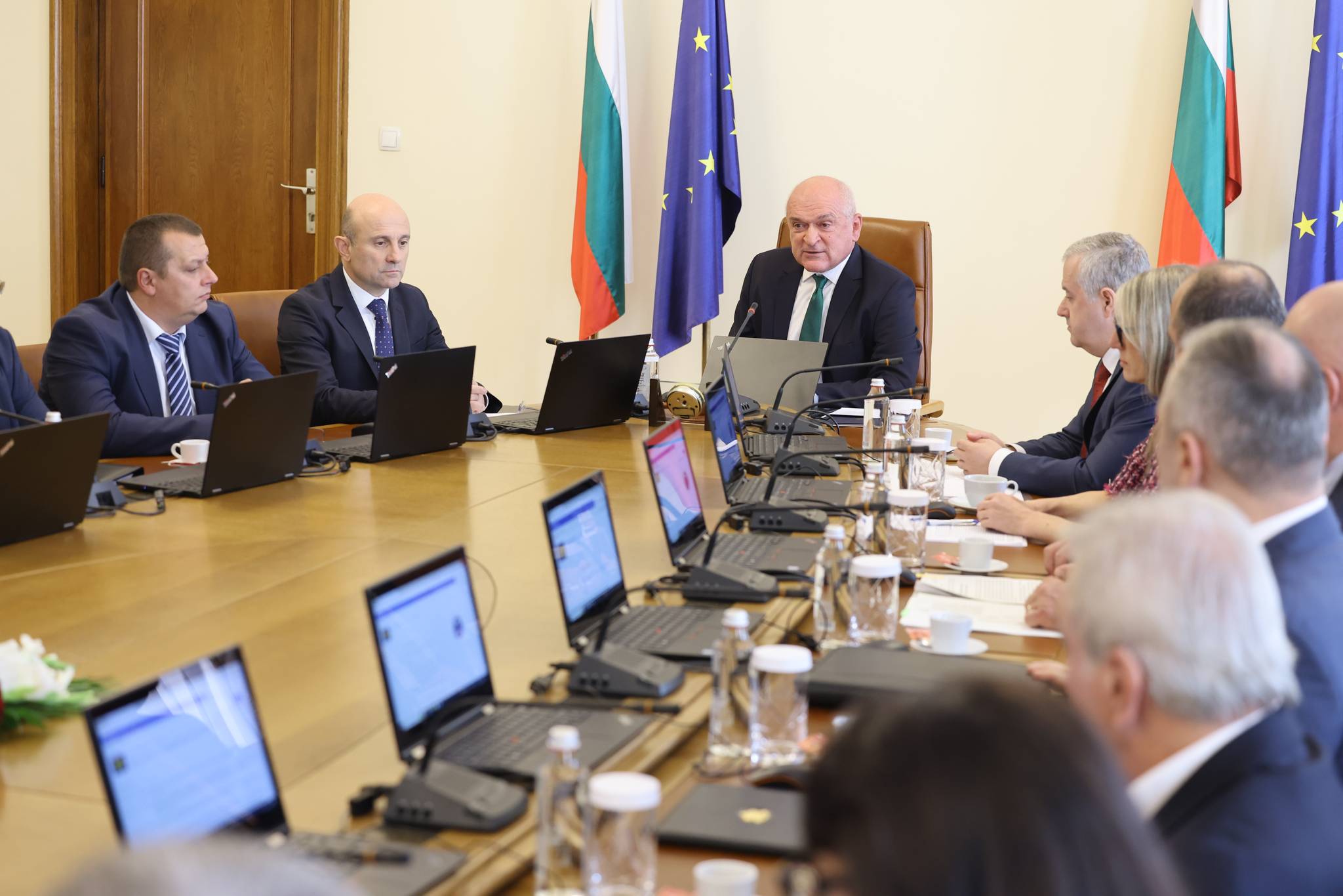  Заседание на служебното държавно управление 